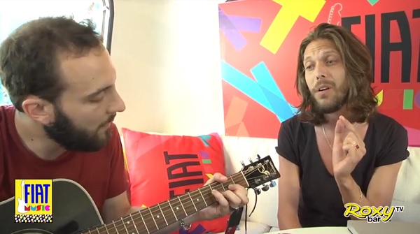 Cobalto cantano Fuorigioco a Roxy Bar Tv