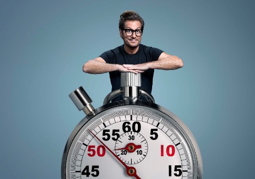 Enrico Papi dà il via su Tv8 a La Notte dei Record