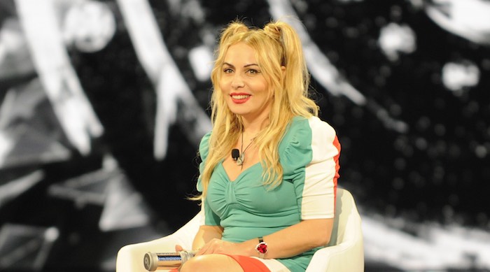 Lisa Fusco contro Domenica In: «Tutti con le mummie». Nicola Carraro (marito di Mara Venier) la affossa