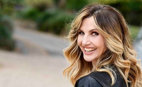 Programmi TV di stasera, mercoledì 21 novembre 2018. Simona Ventura e Lorella Cuccarini ospiti di Chiambretti