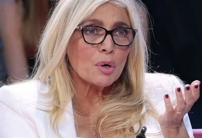 Alessia Macari torna a Domenica In. Mara Venier: «Nessuno ha cacciato nessuno. Basta caz*ate»