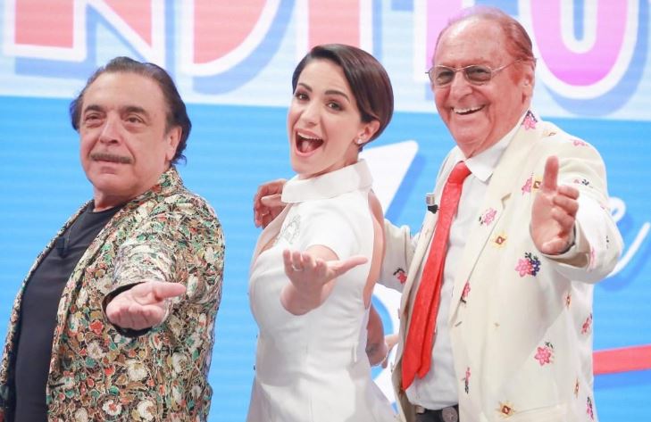 Guarda… Stupisci: Renzo Arbore su Rai2 per spiegare la Canzone Umoristica Napoletana