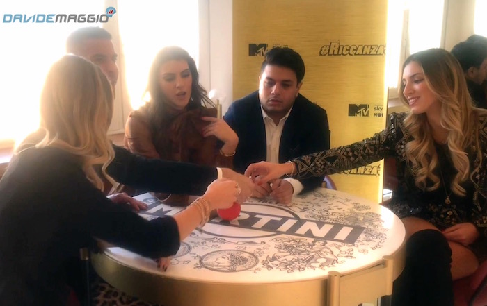 Riccanza 3: il cast gioca ad ‘Io non ho Mai’ – Video