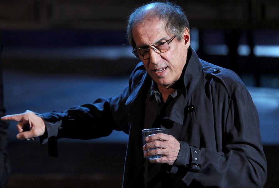 Adrian: Celentano debutta (furbamente) avvolto dal mistero