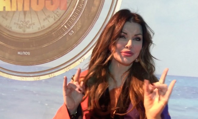 Alba Parietti a DM: «Solo l’Isola poteva tenermi lontana da Sanremo. Dovranno mettere una bambola gonfiabile al mio posto. Io ho ispirato profondamente Milo Manara, il prossimo cartone su di me!»