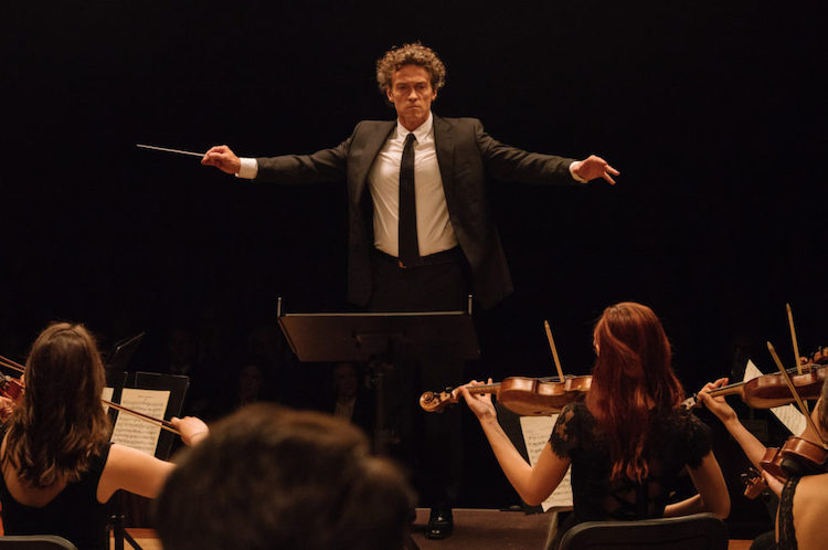 Ascolti TV | Lunedì 7 gennaio 2019. Parte forte La Compagnia del Cigno (24%), affondato Titanic (11.9%). Exploit Quarta Repubblica con Salvini (6.9%). VID 12.6-14%, Pomeriggio Cinque 16.3-16.2%, Geo 13.6%