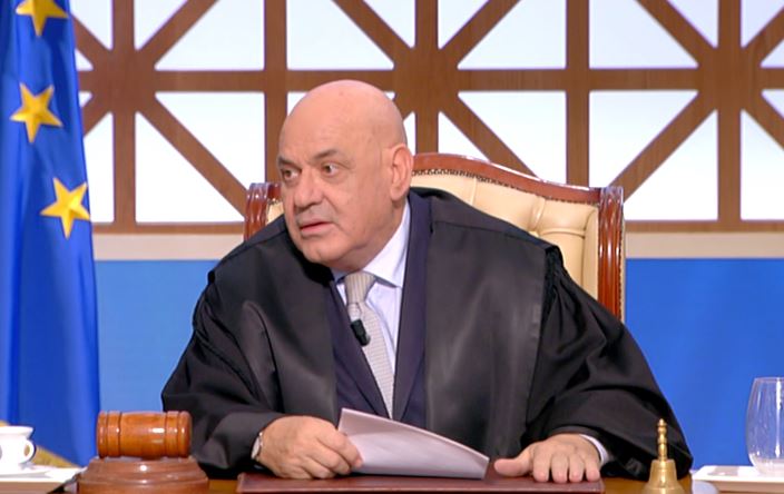 Forum: Mediaset sospende Francesco Foti. Il giudice tv intercettato dalla Guardia di Finanza