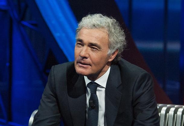 Massimo Giletti sul ritorno in Rai: «Qualcosa succederà a giugno». Fiorello ironizza: «Potresti condurre Che Arena Che Fa»
