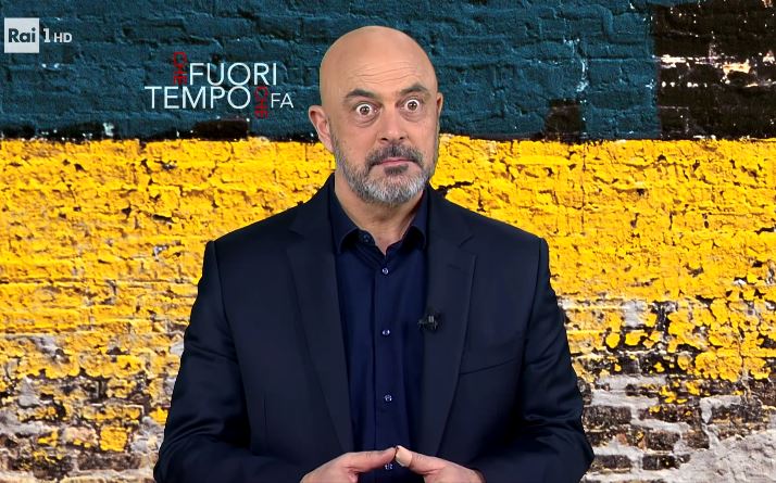 Rai, Salvini critica ancora Fazio. Crozza ironizza: «Buon anno Fabio, per te è l’ultimo…»