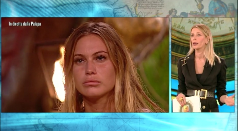 Taylor Mega e Alessia Marcuzzi - Isola dei Famosi 2019 Taylor Mega e Alessia Marcuzzi - Isola dei Famosi 2019