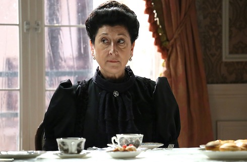 Una Vita, anticipazioni: Ursula pensava che Olga fosse posseduta dal demonio