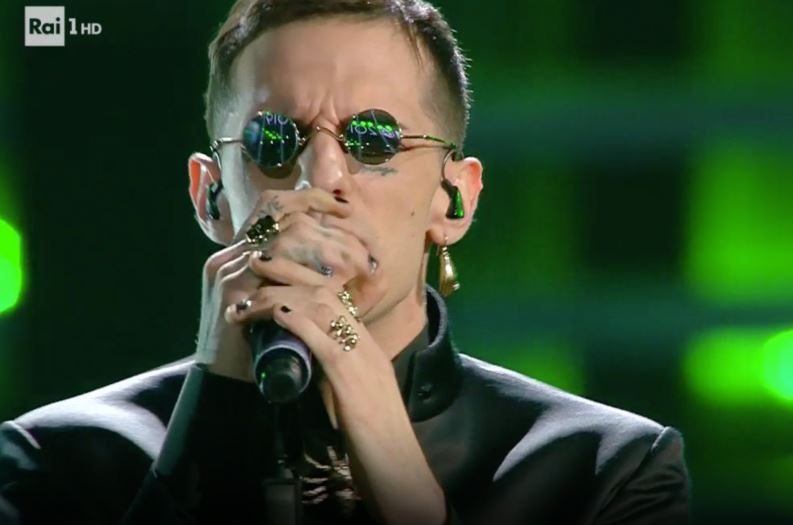 Sanremo 2019, la canzone di Achille Lauro è un inno alla droga? Polemica al Festival
