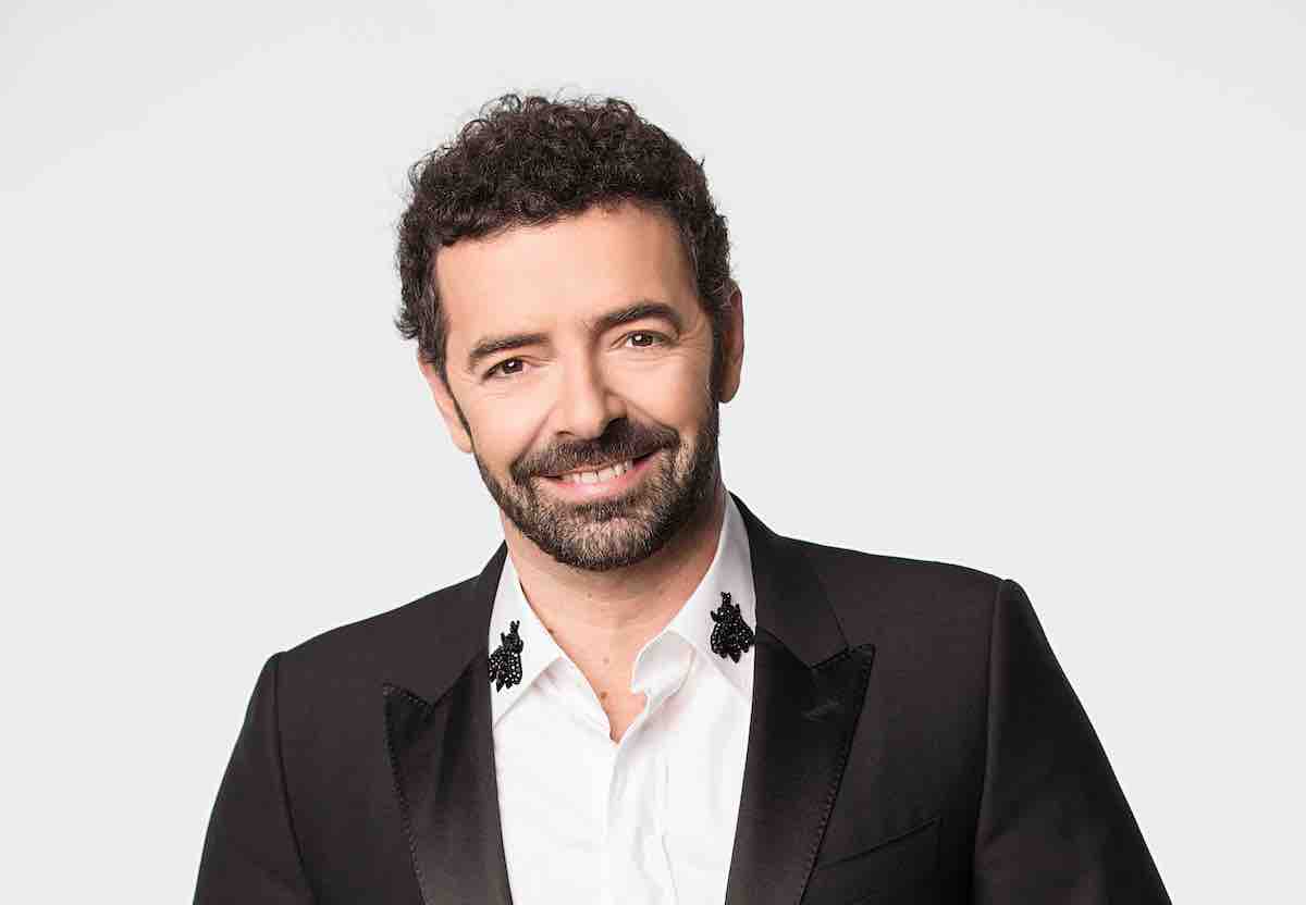 Photoshow: Alberto Matano accende il sabato notte di Rai 3. Ecco il promo in anteprima