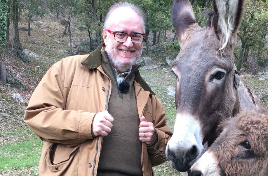 Melaverde, Edoardo Raspelli sostituito da Vincenzo Venuto. «Non me lo spiego, ho dato tanto a Mediaset»