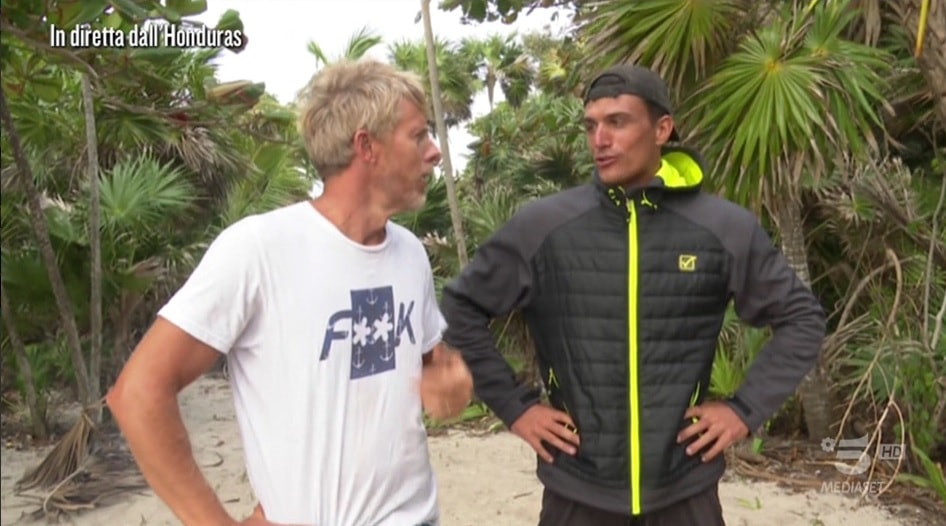 Isola dei Famosi 2019: Kaspar Capparoni da solo sull’Isola che non c’è