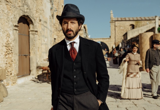 La Stagione della Caccia – C’era una volta Vigata: torna su Rai 1 il giallo all’antica di Andrea Camilleri