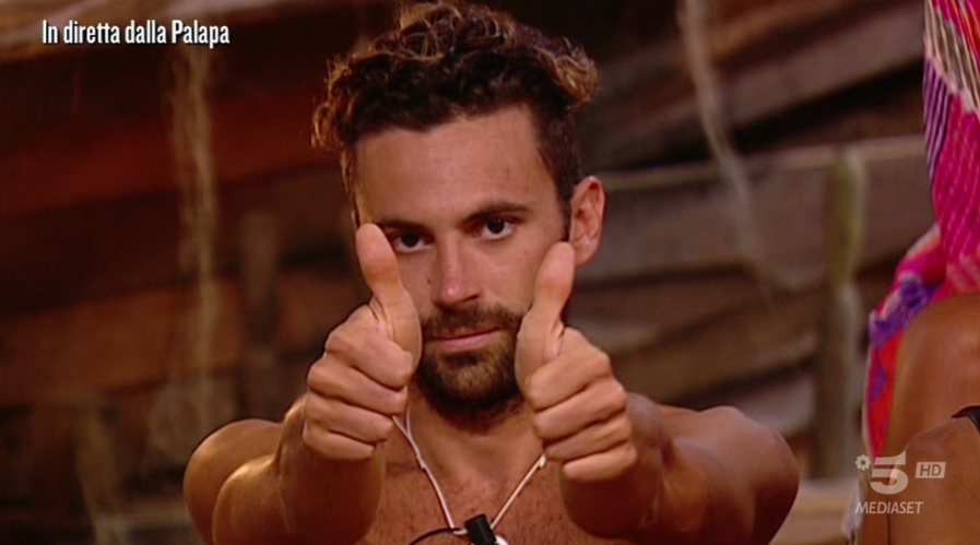 Isola dei Famosi 2019: Demetra vs Luca. Il gruppo difende Vismara