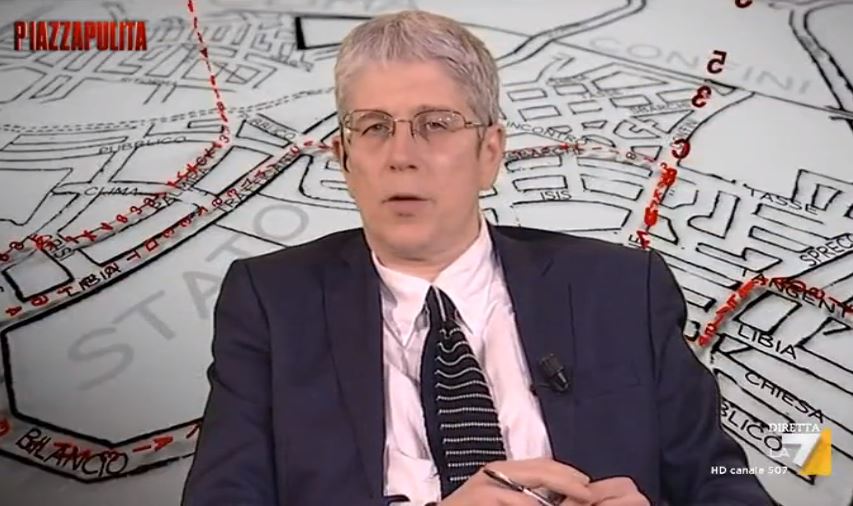 Piazzapulita, Mario Giordano sotto accusa: «Sensibile al clima di intolleranza». Lui lascia la diretta – Video