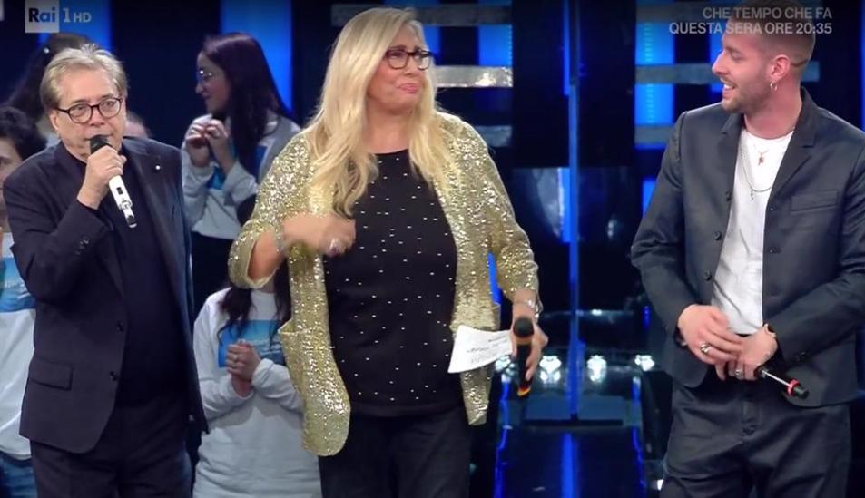 Sanremo 2019, Nino D’Angelo tuona: «Siamo stati molto penalizzati. Ci hanno tolto l’auto-tune». Problemi tecnici anche a Domenica In