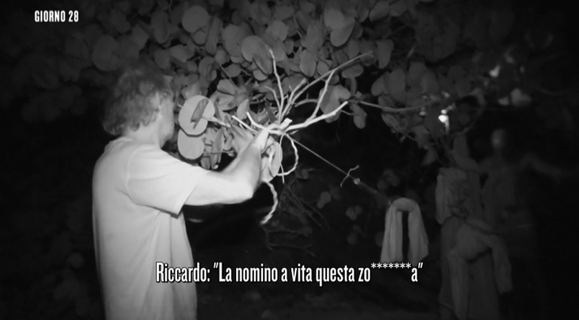 Isola dei Famosi 2019, Riccardo Fogli contro Ariadna Romero: «La nomino a vita questa zo**oletta»