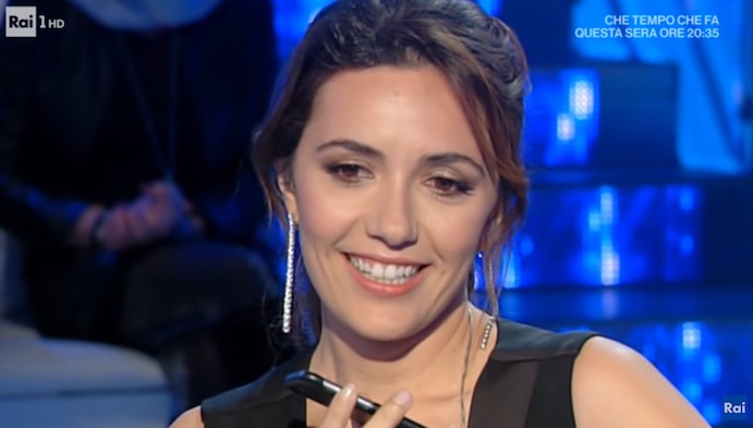 Domenica In: proposta di matrimonio per Serena Rossi – Video