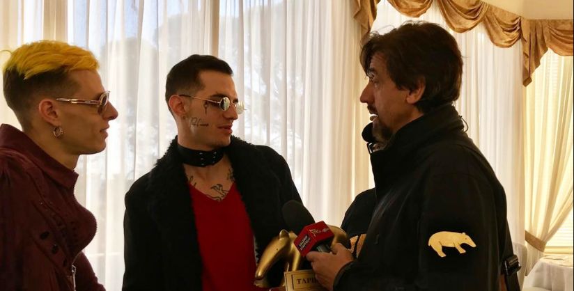 Sanremo 2019: tapiro ad Achille Lauro per le polemiche sulla droga. E intanto il trapper duetta con Morgan