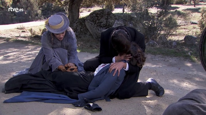 Una Vita, anticipazioni: Olga e Adela muoiono. Elvira e Simon fuggono insieme