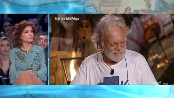 Isola dei Famosi, imbarazzo per la vicenda Fogli: Alda D’Eusanio e Alba Parietti si dissociano