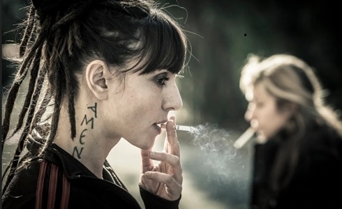Programmi TV di stasera, venerdì 8 marzo 2019. Ambra Angiolini su Canale 5 con «Il silenzio dell’acqua» e su Rai3 con «7 Minuti»