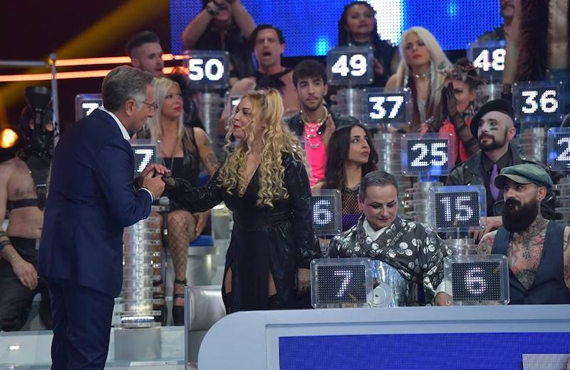 Ascolti TV | Venerdì 15 marzo 2019. Ciao Darwin riparte dal 22.4%, Sanremo Young chiude con il 15.8%