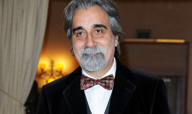 BOOM! Beppe Vessicchio torna ad Amici