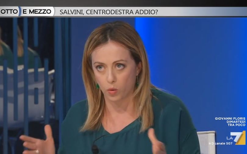La7, scontro Gruber-Meloni. «Le tolgo l’audio». «Devo stare zitta così fate il comizio?» – Video