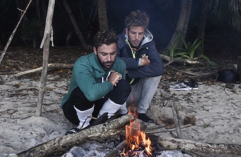 Isola dei Famosi: nell’ottava puntata il primo finalista e il ritorno in Palapa di Capparoni e Bettarini. Sinisa Mihajlovic in studio