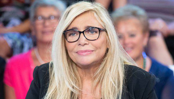 Mara Venier sul caso Fogli all’Isola: «Una brutta pagina di televisione, mi domando perché Riccardo sia ancora lì»