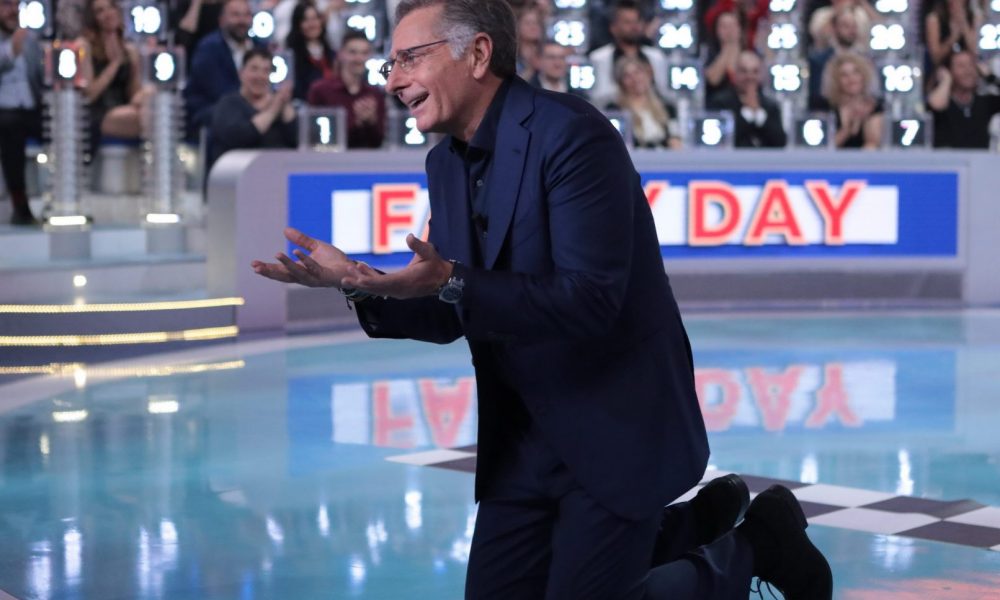 Ciao Darwin 8: Family Day vs Gay Pride nella seconda puntata. Povia e Vladimir Luxuria i capitani