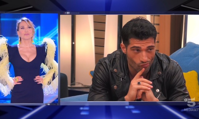 Ascolti TV | Lunedì 15 aprile 2019. Speciale TG1 17.9% – 4,3 mln, GF 17.06% – 2,8 mln. Fenomeno Il Trono di Spade: 18.6% nella notte. Rai Movie 2.76% in prima serata