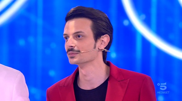 Amici 2019, quinta puntata del Serale: Rovazzi al posto di Ricky Martin. Fuori Valentina. Chiusura monstre alle 1:43