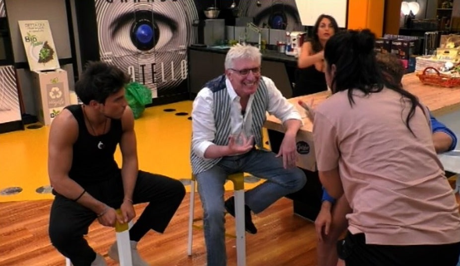 GF 16, Lemme shock: «Se morissero i miei figli non mi importerebbe». Valentina sbotta: «Fai schifo. Mi fai vomitare»