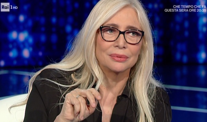 Mara Venier ironica a Domenica In su Barbara D’urso: «Non posso nominare il caffè, c’è un’esclusiva» – Video