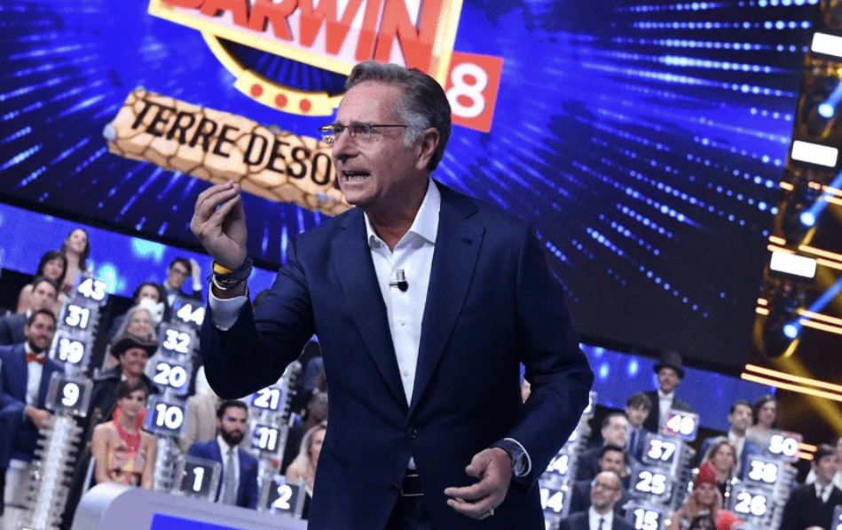 Ciao Darwin, speranze per il concorrente paralizzato. Il cugino: «Vicinanza della produzione arrivata giorni dopo»