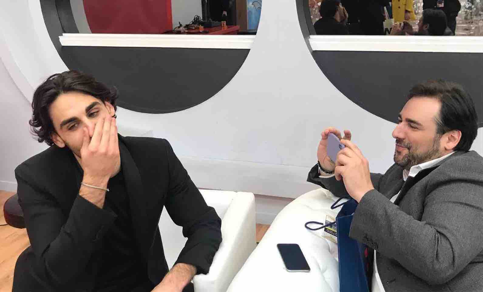 Alberto Urso a DM: «Con i soldi della vincita di Amici regalerò una macchina a mio padre»