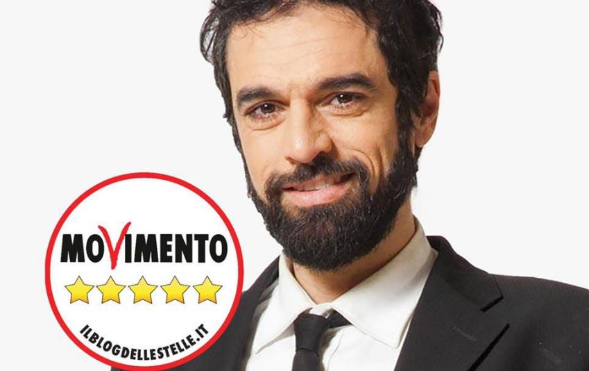 Le Iene VS Dino Giarrusso: «Metta la divisa de Le Iene nell’armadio durante la campagna elettorale»