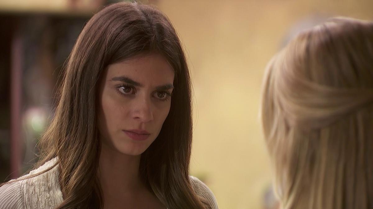 Il Segreto, anticipazioni: Antolina accusa Elsa di essere pazza