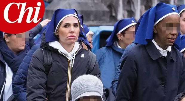 Ilary Blasi si fa suora per un pellegrinaggio a Lourdes