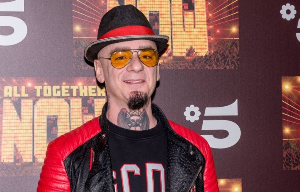 J-Ax: «Ad All Together Now non devi garantire una carriera a nessuno. Ho deciso che non condurrò mai, il mio ruolo perfetto è la spalla» – Video