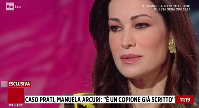 Manuela Arcuri sul matrimonio della Prati: «Un copione già scritto. E’ un gioco delle due agenti perverso e malato»