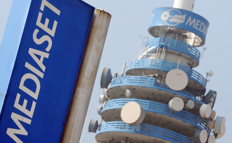 Compensi artisti Mediaset. L’azienda replica: «Cifre esagerate rispetto alla realtà»