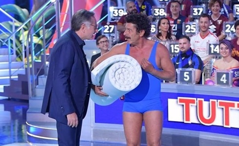 Programmi TV di stasera, venerdì 24 maggio 2019. Ultimi appuntamenti per «Ciao Darwin», « L’Aquila – Grandi Speranze» e «Fratelli di Crozza»