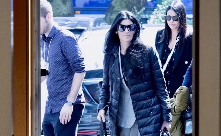 Verissimo: Pamela Prati torna in studio e mostra una foto di Mark Caltagirone e dei suoi figli