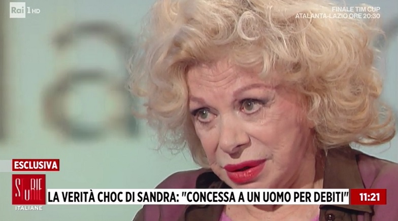 Storie Italiane, Sandra Milo shock: «Per pagare i debiti mi sono venduta ad un uomo» – Video